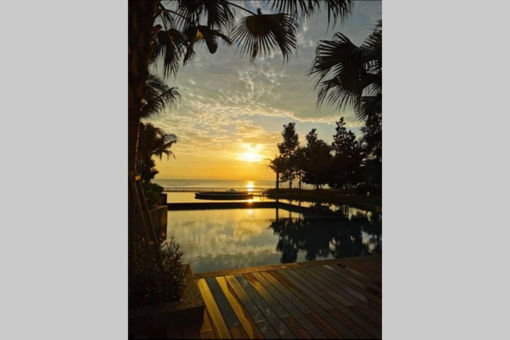 Apartment Opahome@ Timurbay Seafront 2br Family Seaview And Poolview Kuantan